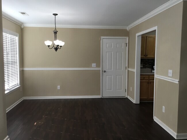 Foto del edificio - 6032 Evans Mill Rd