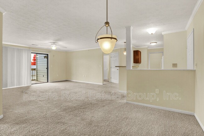 Foto del edificio - 8750 Yardley Ct