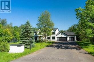 Building Photo - 1218 Rideau Bend Crescent