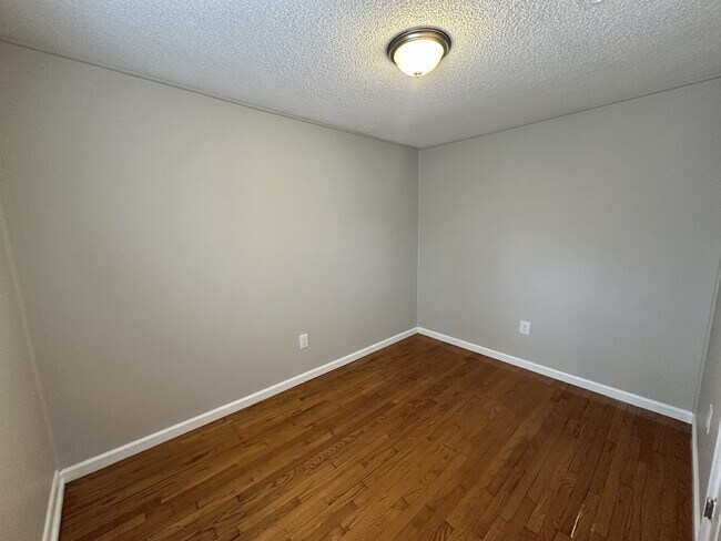 Foto del edificio - 637 Blanton Ln