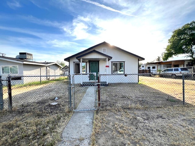 Primary Photo - 2211 Berkeley St