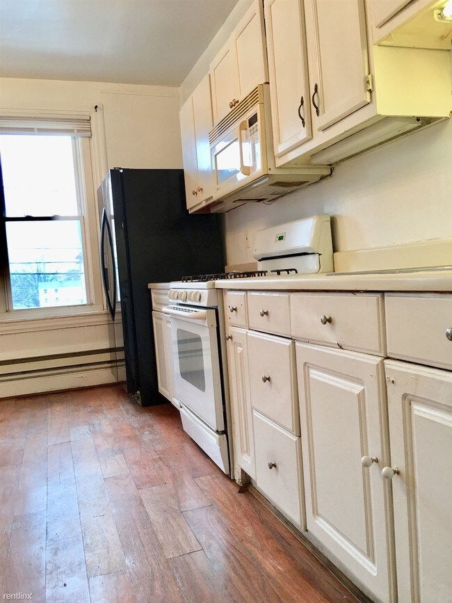 Building Photo - 1 br, 1 bath 4plex - 1025 Dekalb St Apt 2F