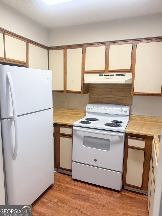 Building Photo - 222 Lanier Dr