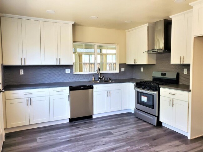 Building Photo - 2055 Hikido Dr