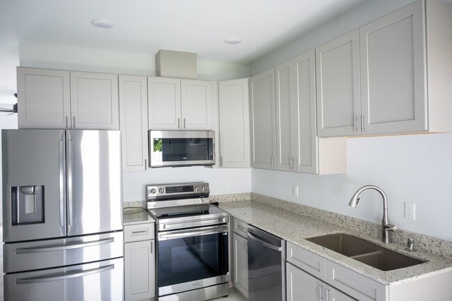 Photo - 2022 Trimble Rd Apartment