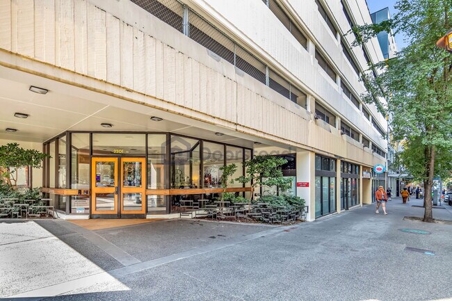 Foto del edificio - 2201 3rd Ave
