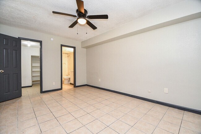 Building Photo - 7906 Prestwood Dr