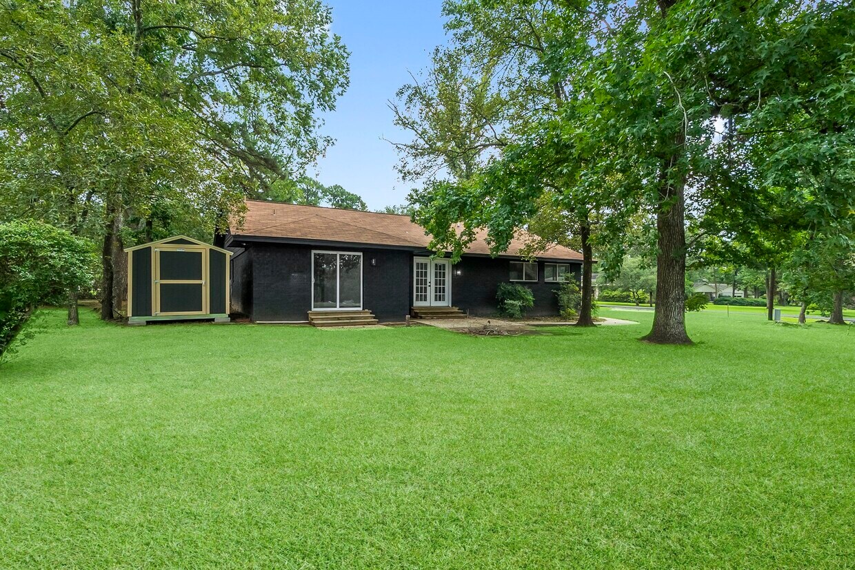 Primary Photo - 62 Greenbriar Dr