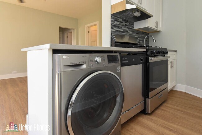 Foto del edificio - 730 Judson Ave