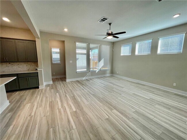 Foto del edificio - 1117 Kerrwood Wy