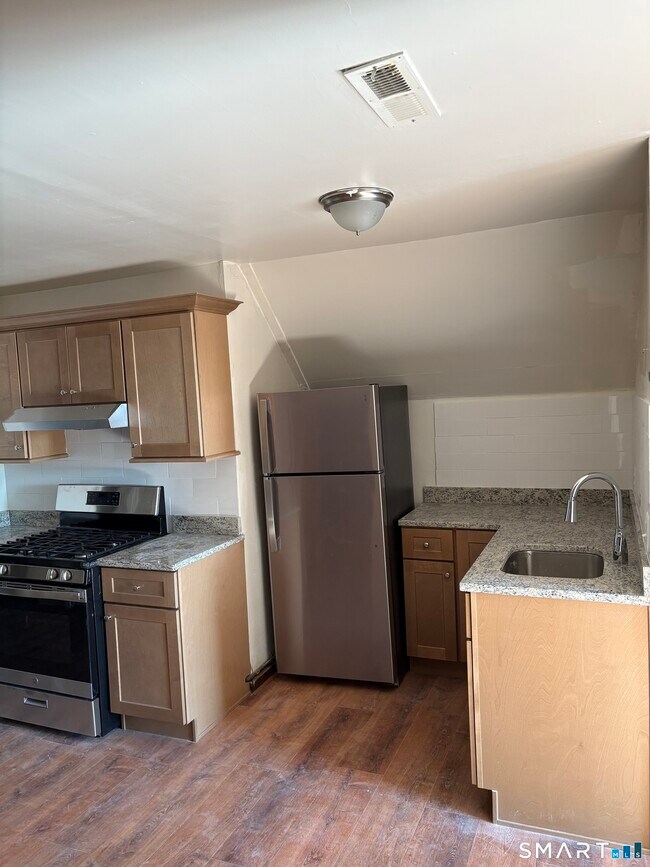 Building Photo - 1311 Park Ave