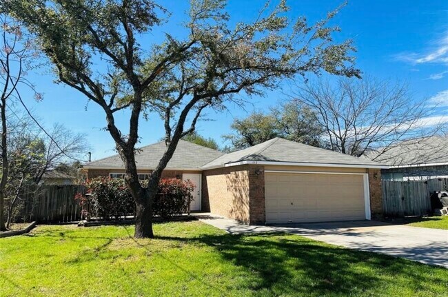 Building Photo - 117 Bellair Dr