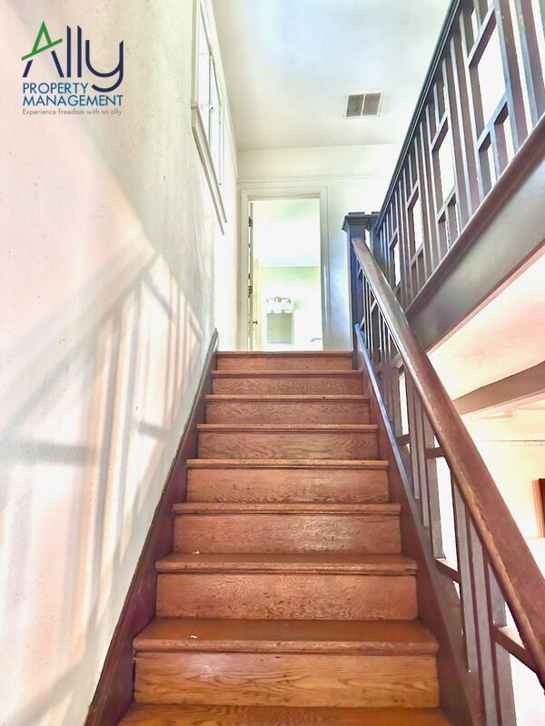 Foto del edificio - 114 Maywood Ln