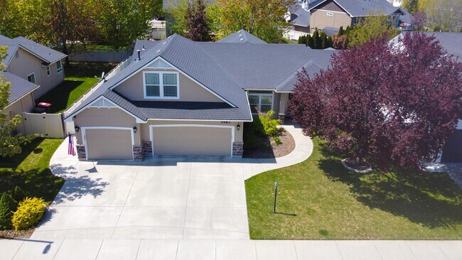 Foto del edificio - 5483 N Black Sand Ave