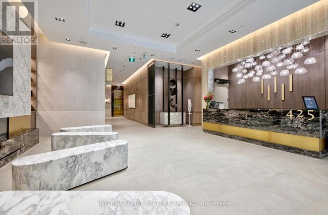 Photo du bâtiment - 425-425 Wellington St W