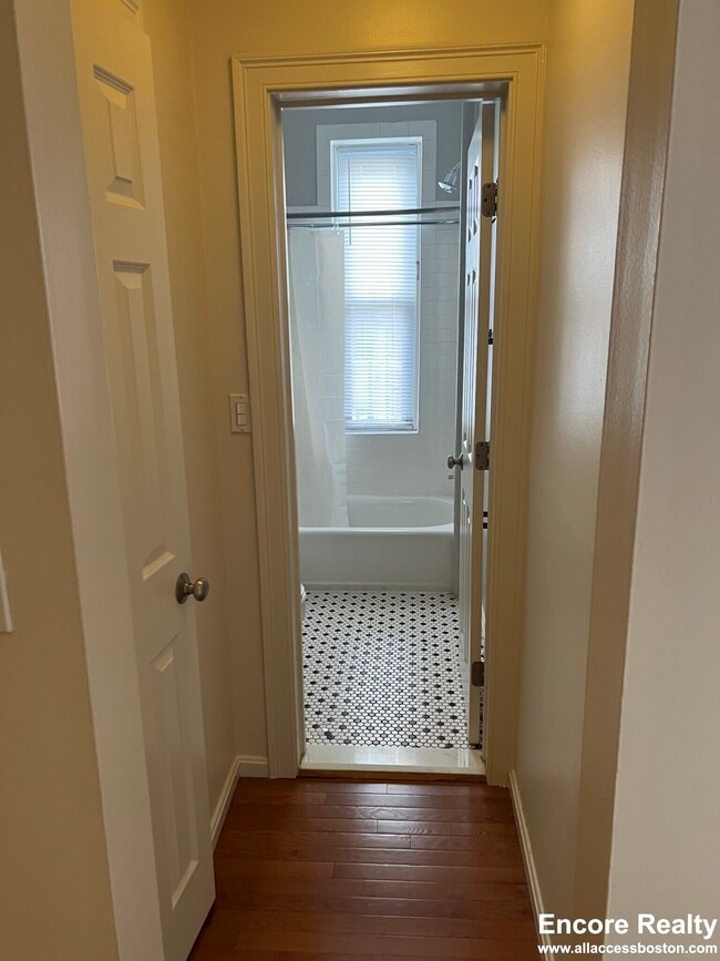 Foto del edificio - 49 Burbank St