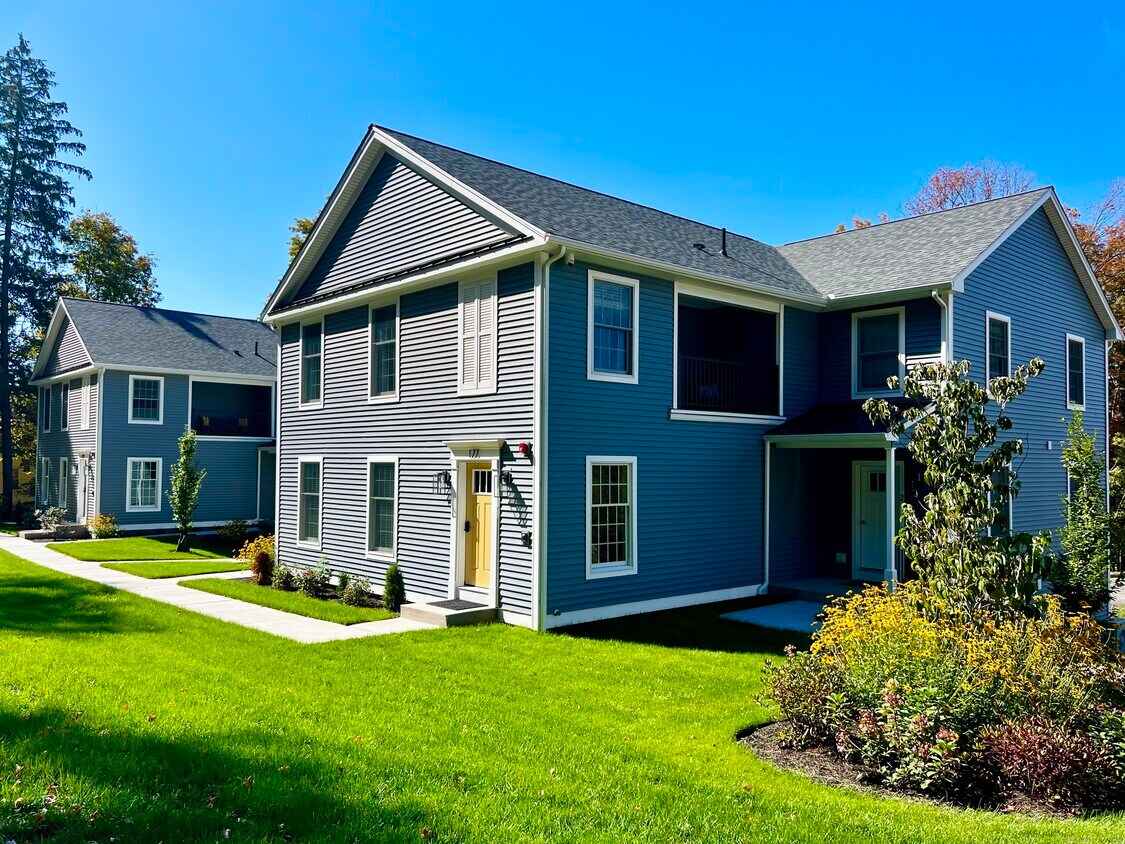 Foto principal - 179 Butternut St