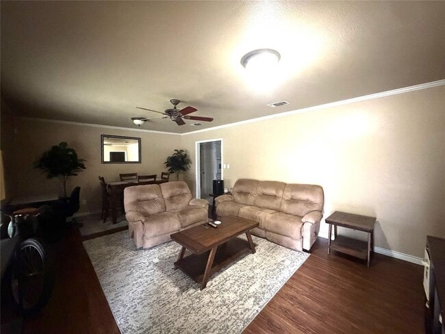 Building Photo - 127 Parkview Dr