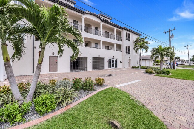 Building Photo - 1713 Beach Pkwy