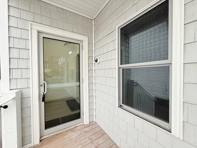 Building Photo - 23 Bellevue St