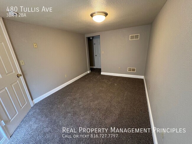 Building Photo - 480 Tullis Ave
