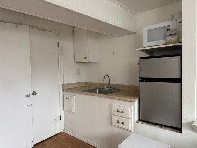 Building Photo - 4208 Highland Ave