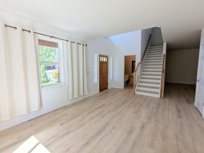 Building Photo - Comfort Meets Convenience in this Dog-Frie...