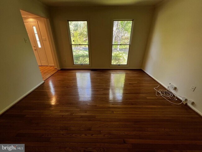 Foto del edificio - 1103 Halesworth Dr