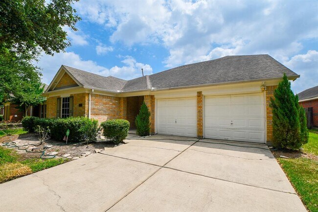 Building Photo - 8718 Distant Woods Dr