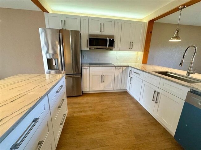 Building Photo - 605 Freedom Ct