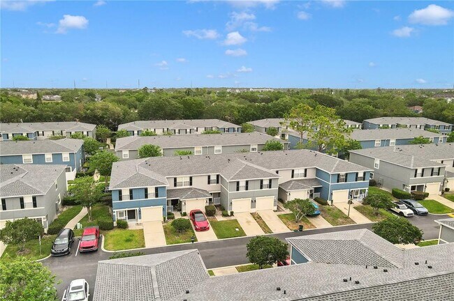 Building Photo - 12715 Somerset Oaks St