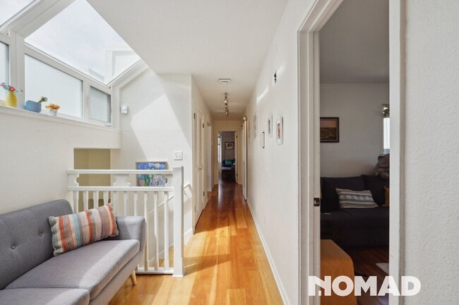 Building Photo - Inviting 4BR Urban Oasis in Central SF – V...