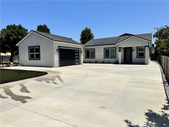 Building Photo - 12669 Oaks Ave