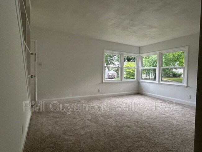 Foto del edificio - 2364 Suncrest Dr