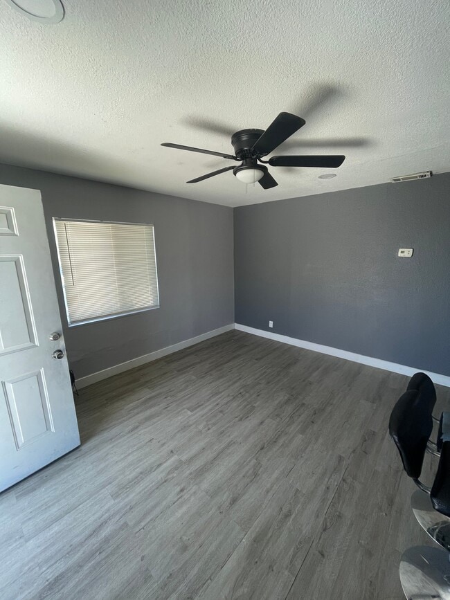 Building Photo - 2312 N Bassler St