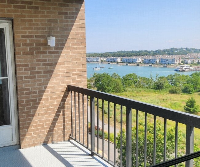 Balcony View-Back River - Eastbay at Weymouthport