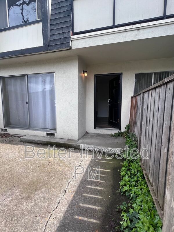 Foto del edificio - 857 S Oak St