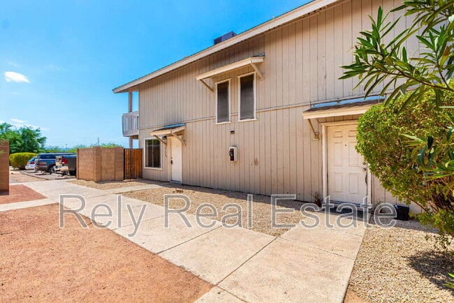 Building Photo - 6134 W Morten Ave