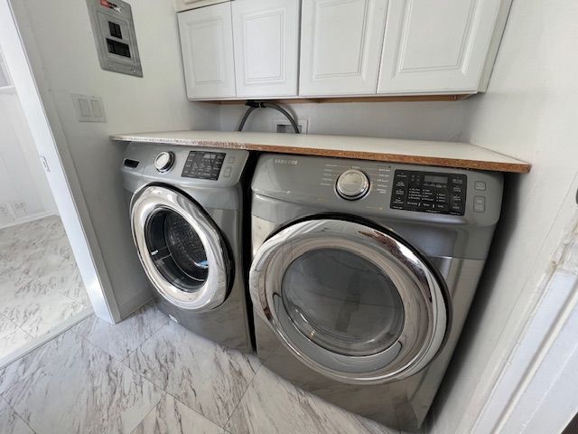 Foto del edificio - 9711 Hayvenhurst Ave