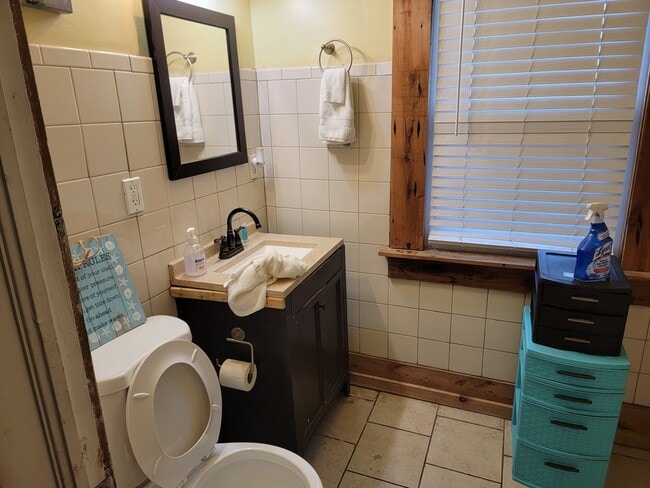 Foto del edificio - 8416 Brush St