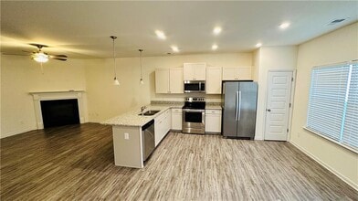 Building Photo - 212 Centennial Cir