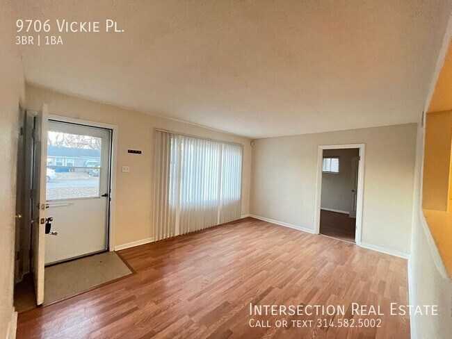 Foto del edificio - 9706 Vickie Pl