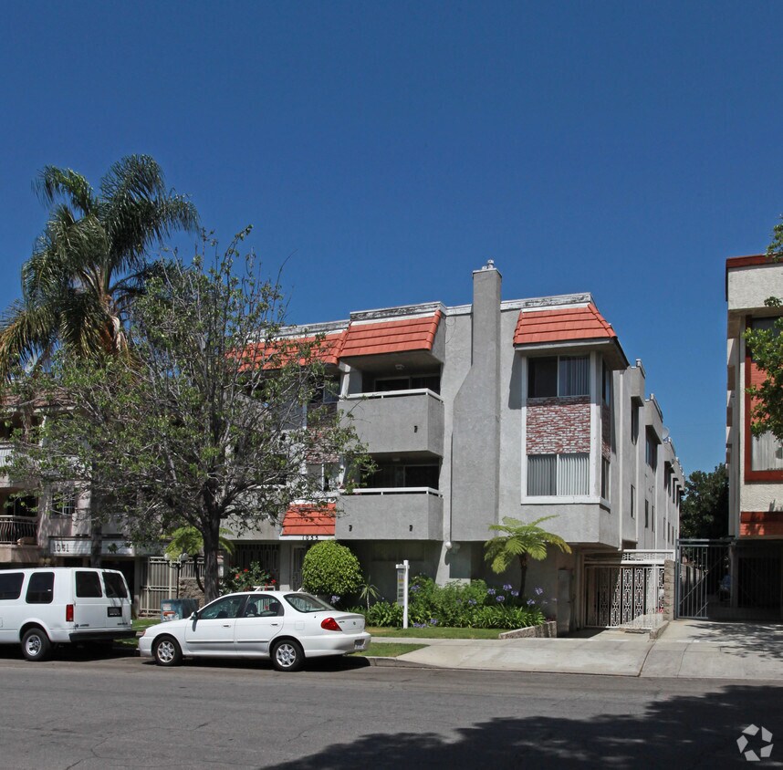 Foto del edificio - 1055 Spazier Ave