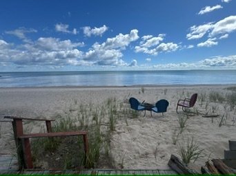 Foto del edificio - 5883 Lake Ln Dr