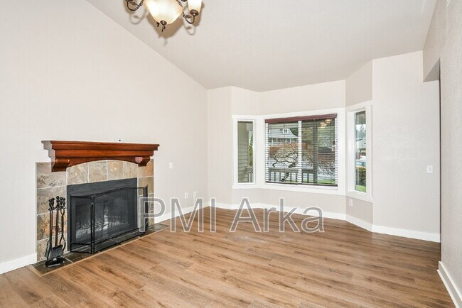 Foto del edificio - 320 166th Pl SE