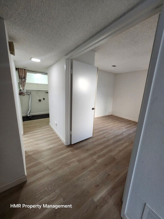 Foto del edificio - Beautiful 3-Bed, 3-Bath Condo in Prime Cla...