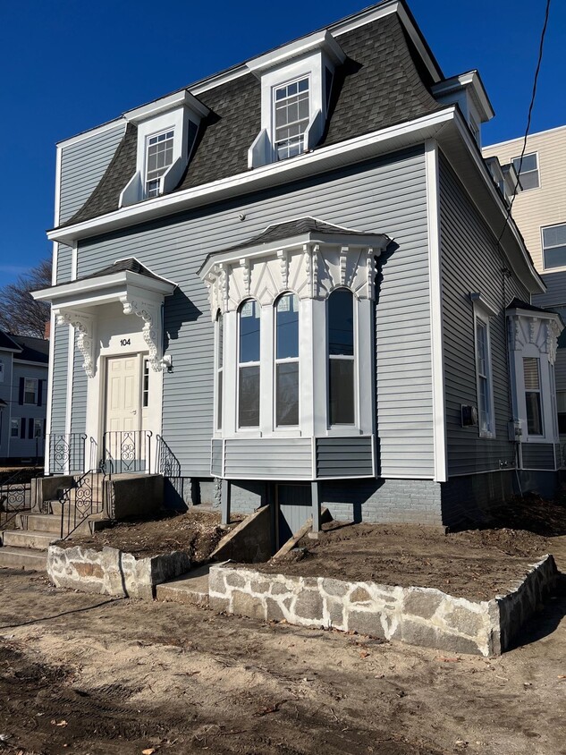 Primary Photo - 104 Harrison St