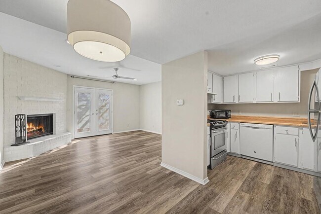 Building Photo - 298 W Mountain St