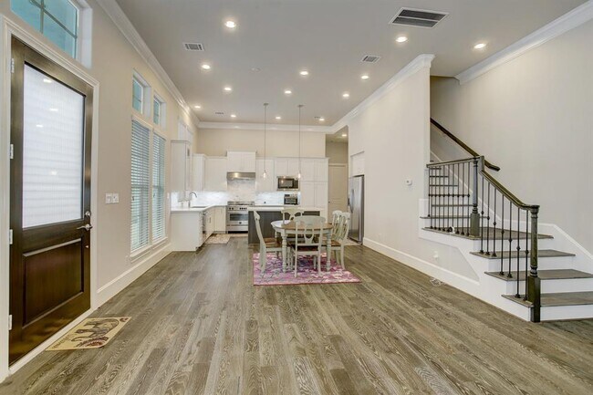 Foto del edificio - 8645 Green Kolbe Ln