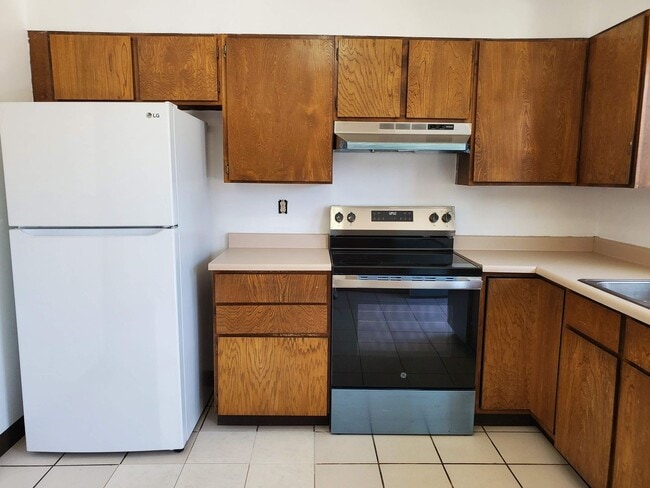 Photo - Townhome (end unit) with 2 bedrooms, 1.5 bath